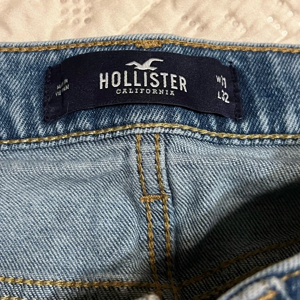 - Hollister Skinny Epic Flex Jeans Light  Wash 31x32 Distressed - Picture 4 of 6